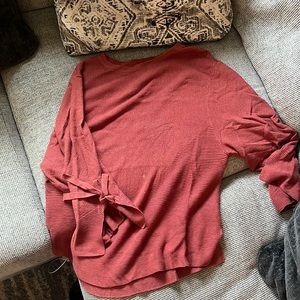 Cliche sweater shorter sleeves with ties light